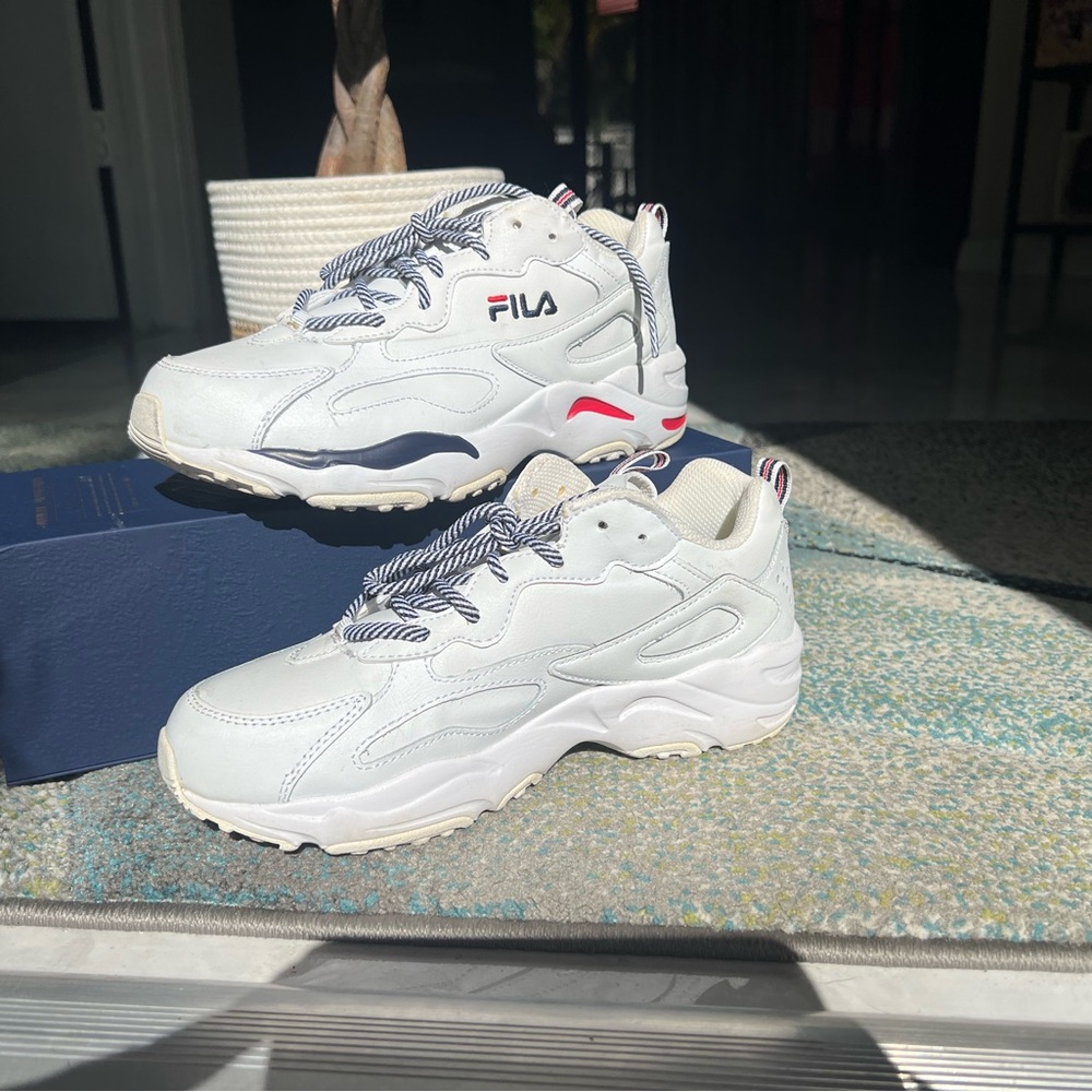 Fila White Athletic Shoes — Size 9.5 - Navy and Red Accents